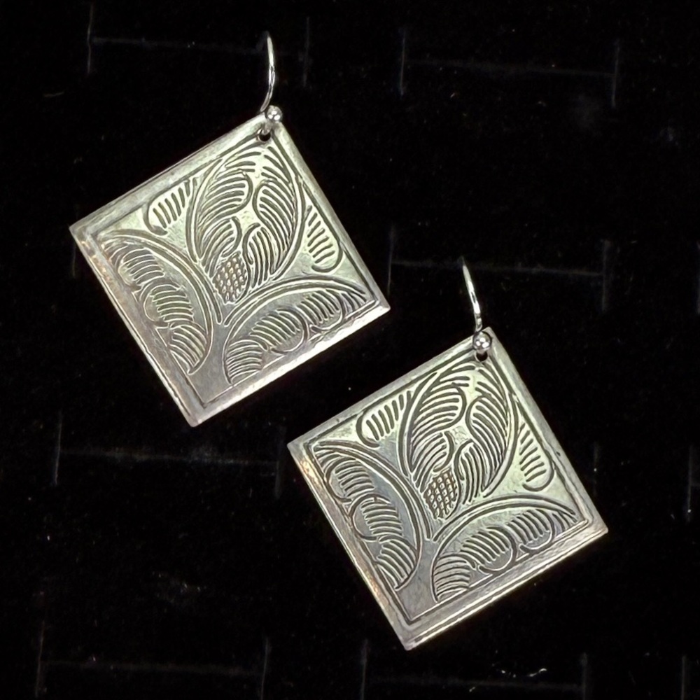 Bohemy Chic Lightweight Silvertone Geometric Pier… - image 3